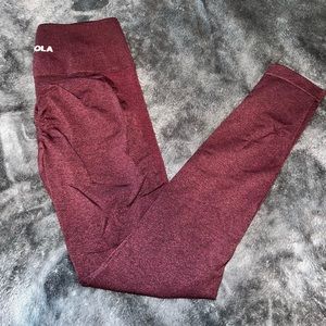 AUROLA seamless butt scrunch leggings black cherry